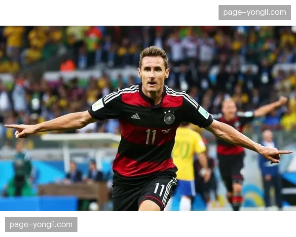 对比研究：哈兰德与多米尼克·索兰克的本赛季射门转化率